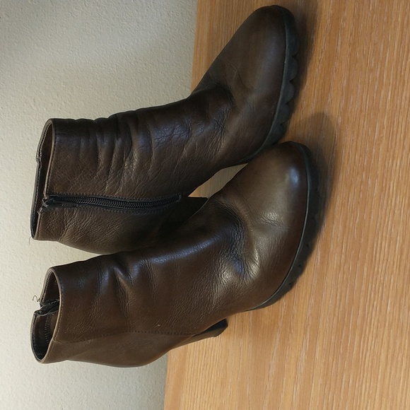 The Flex women's 9.5 bootie - Picture 3 of 7